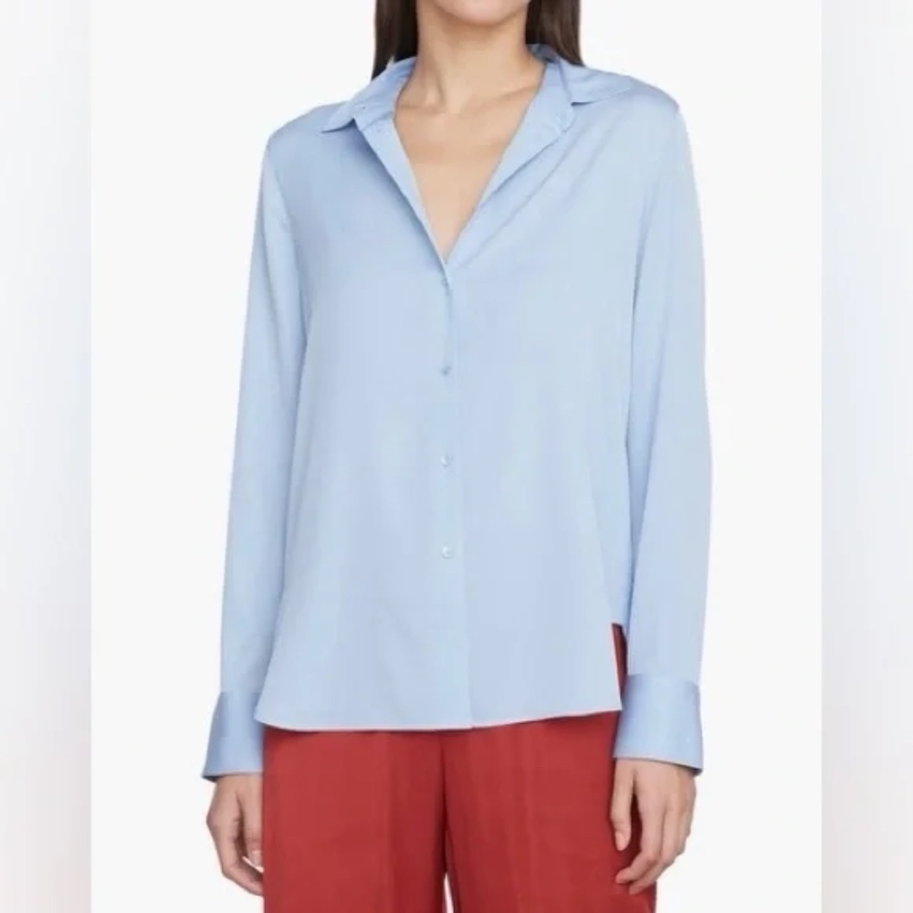 NWT Beautiful Vince Slim Silk Blouse
Medium